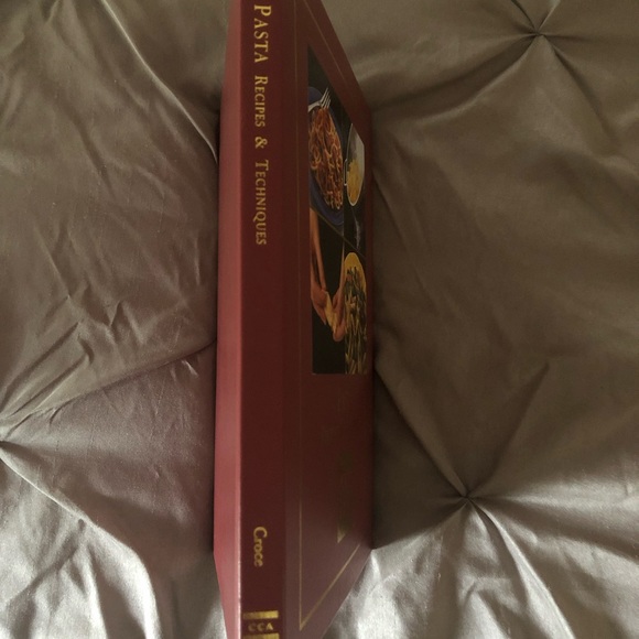 Pasta Recipes & Techniques Cookbook - Picture 3 of 3